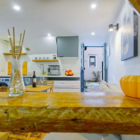 Alfama Apartamento *